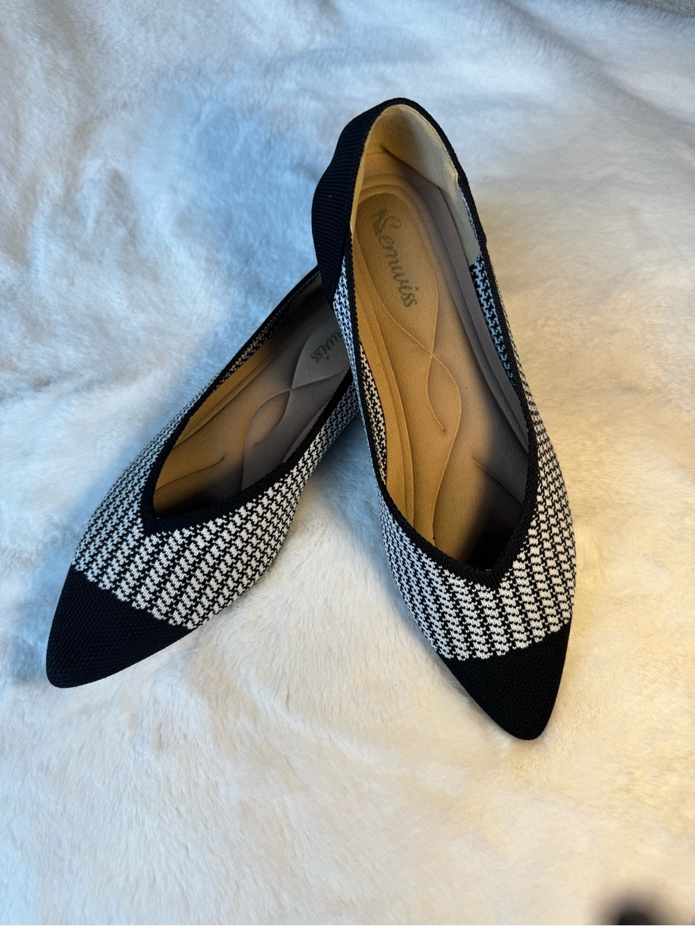 Semwiss  Black and White Pointed Knit Flats Size7.5/8